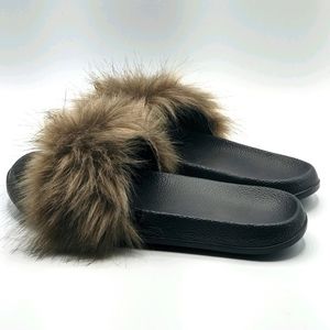 NWOT Knotty faux fur slides size 38-39(8-8.5)